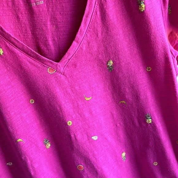 V-Neck Summer T-shirt, Size Large - Picture 4 of 7